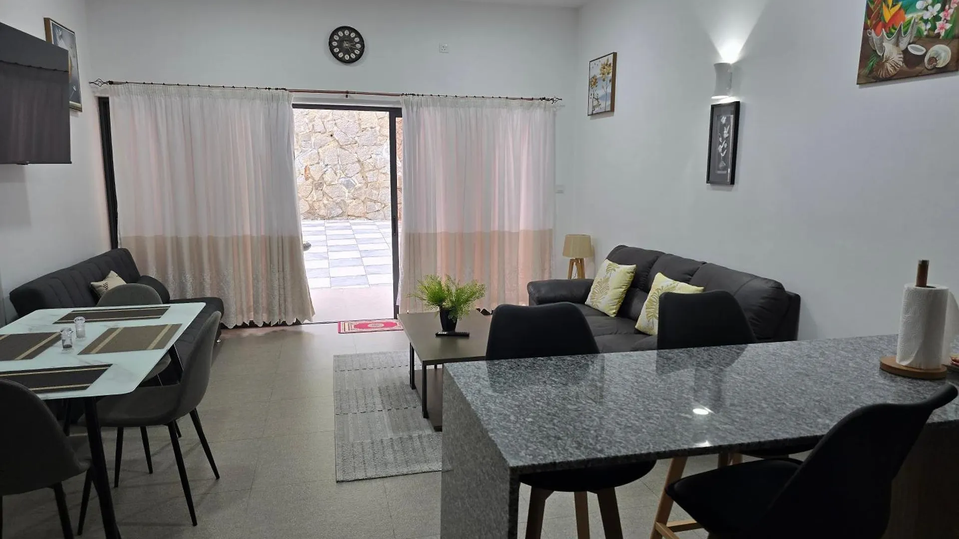 Lovers Paradise Self-Catering Apartments Anse aux Pins